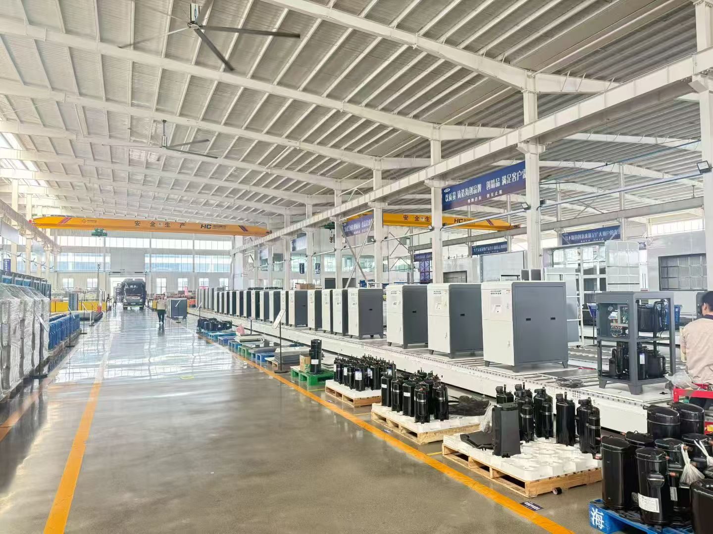 Air-cooled vs water-cooled chiller comparison